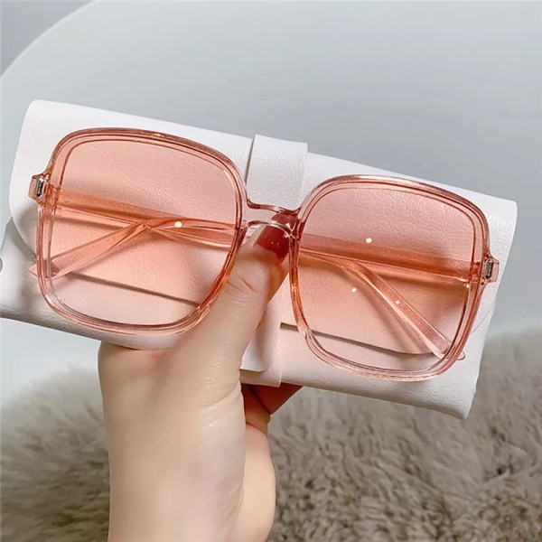 Modedesigner Kvinna Fyrkantiga Solglasögon Retro Vintage Gradient Solglasögon Kvinna Klar lins Svart Vit Oculos De Sol Pink