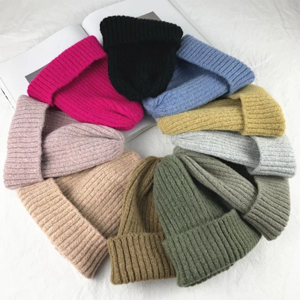 Ny SolidBeanie Stickad Varm Mjuk Trendig Vintermössa Enkel Koreansk Stil Kvinnor Casual Keps Elegant All-Match Beanie wine red