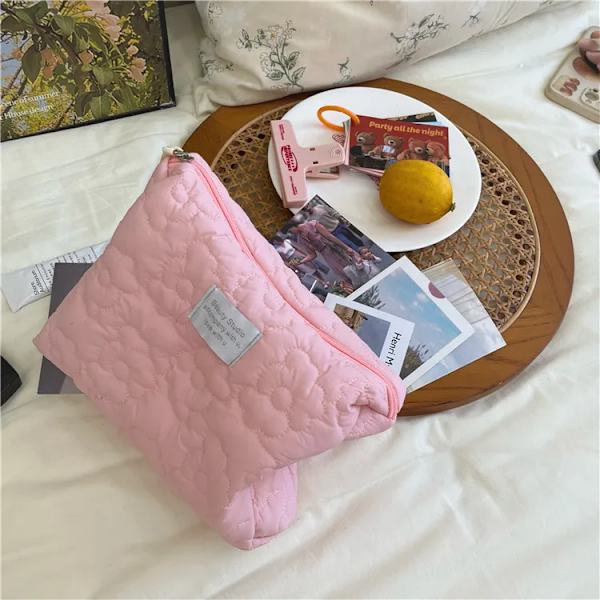 Liten stor blomma quiltduk sminkväska Kvinnor Kosmetisk organizer Kvinnlig Förvaring Handväska Box Form Case för flicka M Pink