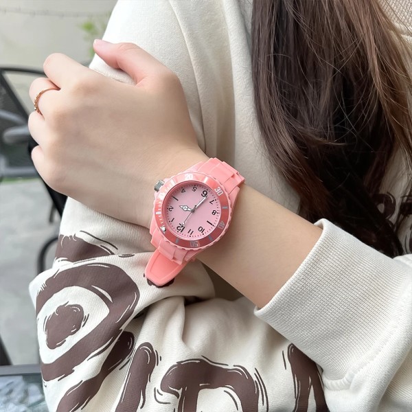 Mode Casual Silikon Lady Quartz Watch Student Kvinnlig Klassisk Vintage Klocka Elektronisk Student Par Armbandsur Gray