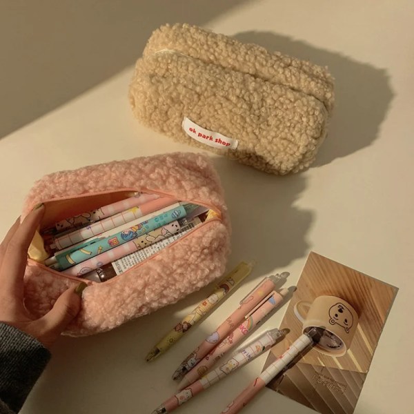 Lammhår kosmetiska väska Plysch förvaring Söt brevpapper väska Stor kapacitet Rese kosmetisk väska Makeup Organizer Pink