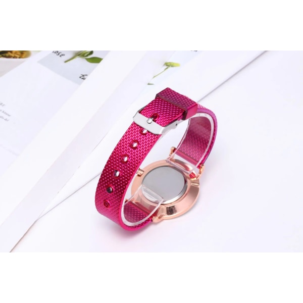 Lyxiga armbandsur för kvinnor Mode Quartz Watch Silikonbandsurtavla Dam Wathes Casual Damklocka watch feminino jin hei