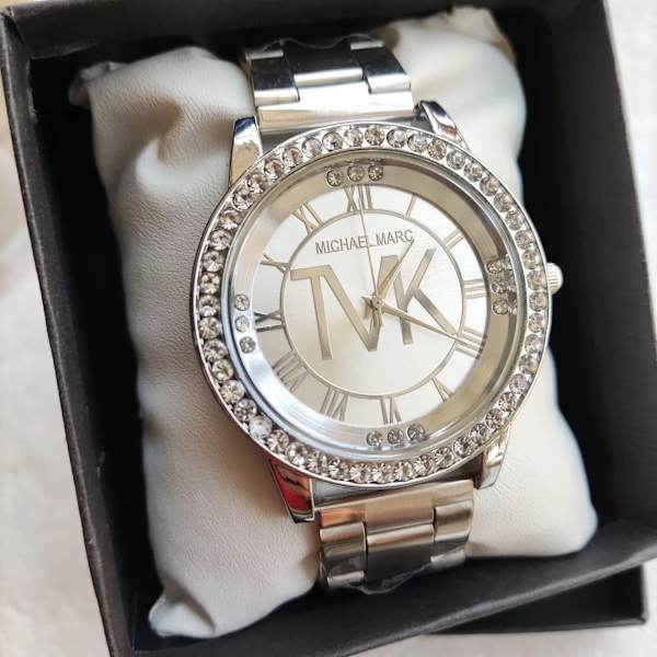 Lyxmärke Watch 2023 Nytt Mode Enkelt Watch Damer Stor Urtavla Quartz Klocka Armband Diamantklocka Silver