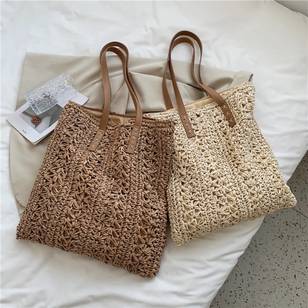 Sommarmode Halmvävda underarmsaxelväskor för kvinnor Casual Stor kapacitet Bohemian Beach Kvinnlig Shopping Handväska Toes khaki 38x2x30cm