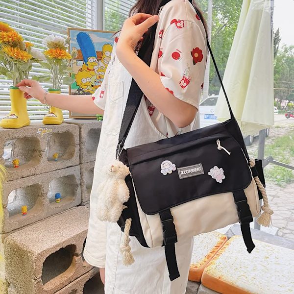 Koreanskt mode Casual Big Bag Student Skolväskor för tonårsflickor Messenger Bag Axelväska Crossbody Väskor Dam Black with Bear