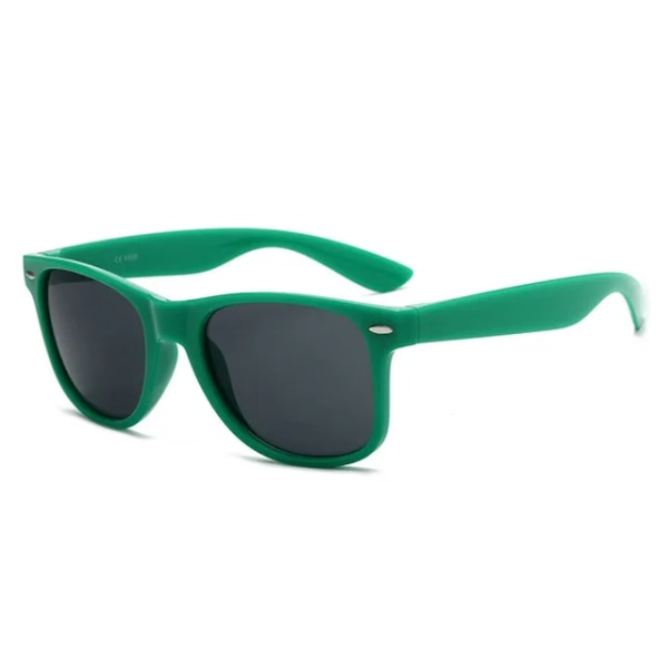 Vazrobe Vita Solglasögon Dam Man Klassisk Design Solglasögon i plast för vuxna Röd Svart Gul Lila Båge dark green