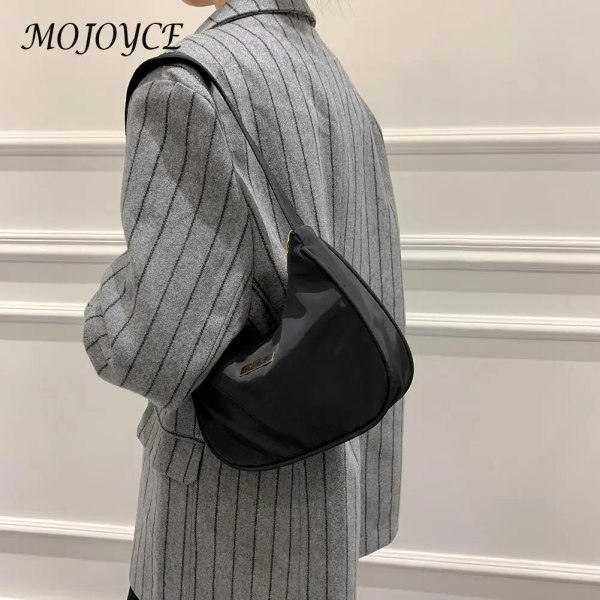 Dam Nylon Enfärgad Axelväska Dragkedja Liten Crescent Messenger Handväskor Lyx Designer Handväska Retro Dam Axelväskor White(.175)
