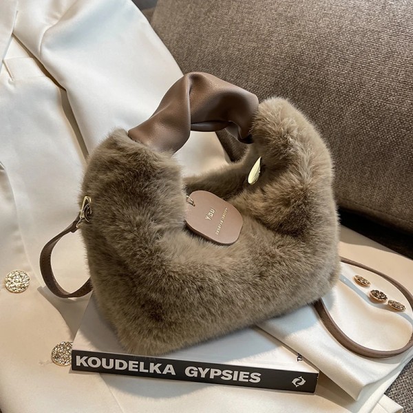 lyxig design handväskor för kvinnor vinter ny varm mjuk plysch tygväska shoppingväskor Messenger Axelväska dam plånböcker White