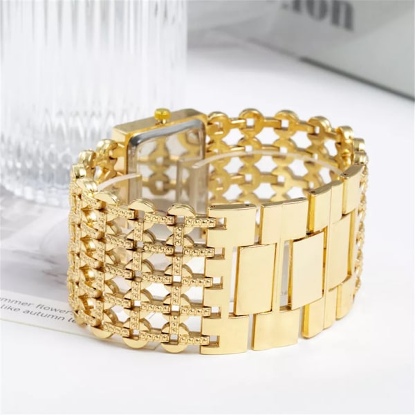 Lyxmode Damklockor Shining Dial Designkvaliteter Dam Quartz Armbandsur Diamond Square Kvinnlig Legering Armband Klocka rose gold