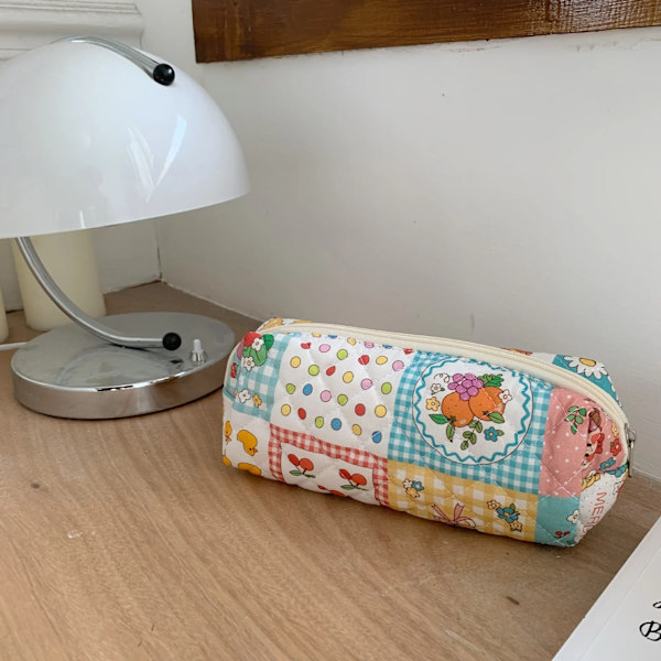 Ny quiltad liten sminkväska Koreansk dragkedja kosmetisk påse för kvinnor Bärbar sminkborste case Student söt case Type 6