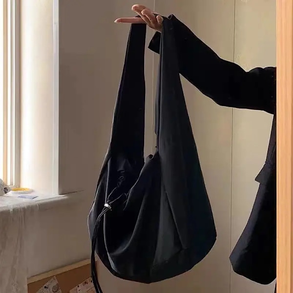Svarta Vattentäta Nylon Axelväskor Dam Mjuk Bärbar Underarm Väskor med stor kapacitet Koreanska Ulzzang All-match Handväska Dam Black waterproof