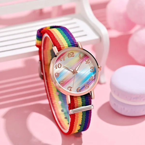 Mode regnbågsfärg watch Nylon Färgglad armbandsur för damer Casual Quartz kvinnlig klocka Studenternas presentreloj Red