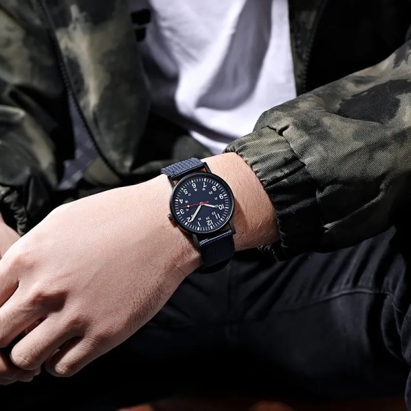 Mode självlysande klockor för män Lyxdesign herrklockor Lysande Hand Wind Alloy Herr Watch Reloj Digital Hombre Navy