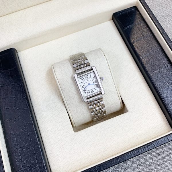 Nyankomst Quartz Enkel fyrkantig Urtavla Klassisk Watch Elegant Rent rostfritt stål Silver Lyx Armbandsur Damklänning Klocka Black band