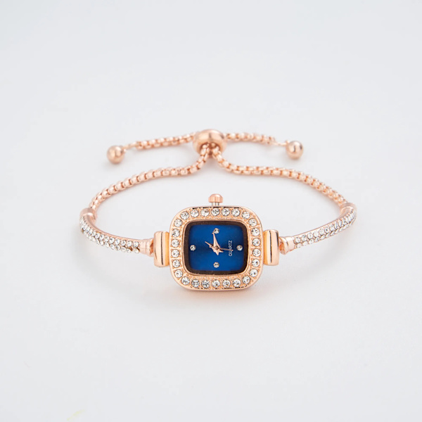 2023 Söta armbandsklockor för kvinnor Watch Mode Quartz Rostfritt stål Damarmbandsur för gratis frakt shown in figure(.577)