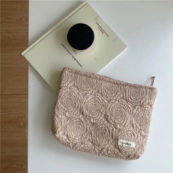 Kvinnor Kosmetikväska Broderi Daisy Floral Koreansk resor Toalettväska Canvas Case Sminkfodral Organizer Case g Khaki