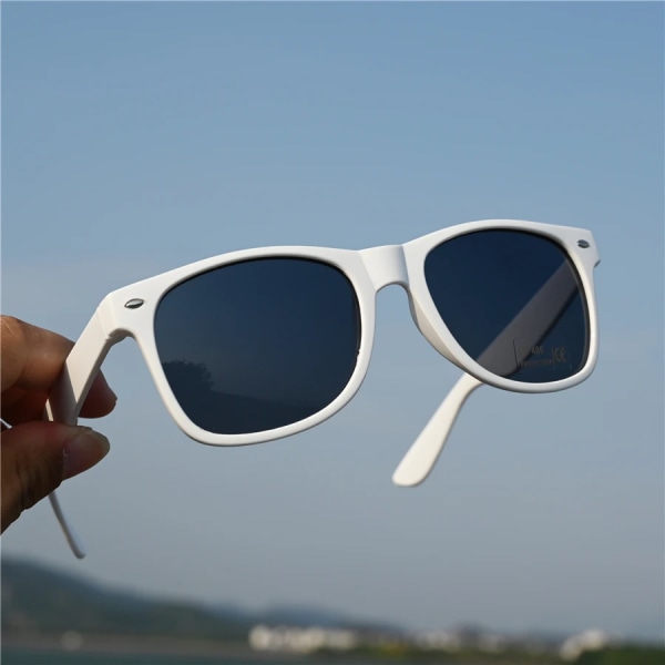 Vazrobe Vita Solglasögon Dam Man Klassisk Design Solglasögon i plast för vuxna Röd Svart Gul Lila Båge clear black