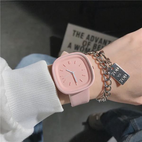 Damklockor Märke Sport Stil Mode Watch Läderklocka Kvinnor Watch Kvinnliga Quartz Armbandsur Montre Femme BR(.410)