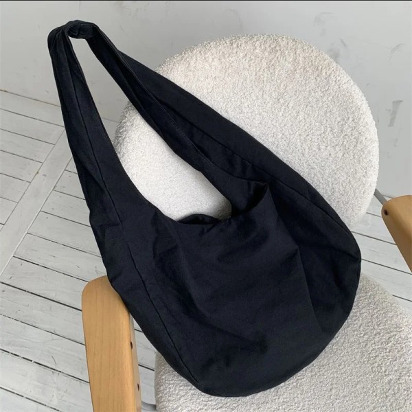 Kvinnor Canvas Crossbody-väska Oblique Cross Enkel ryggsäck Axelväska med stor kapacitet Retro Dumpling Hobos Bag Axelväska Black