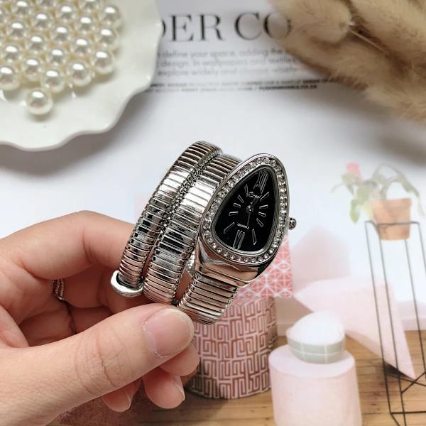 Snake Watch Kvartsarmband Mode Guld Dam Klockor Klocka reloj mujer montre femme relogio Lyx Damarmbandsur silver black