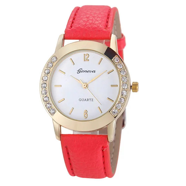 2022 Damklockor Populärt märke Geneva Klockor Mode Läderband Quartz Watch Dam Casual Utförsäljning 069884red