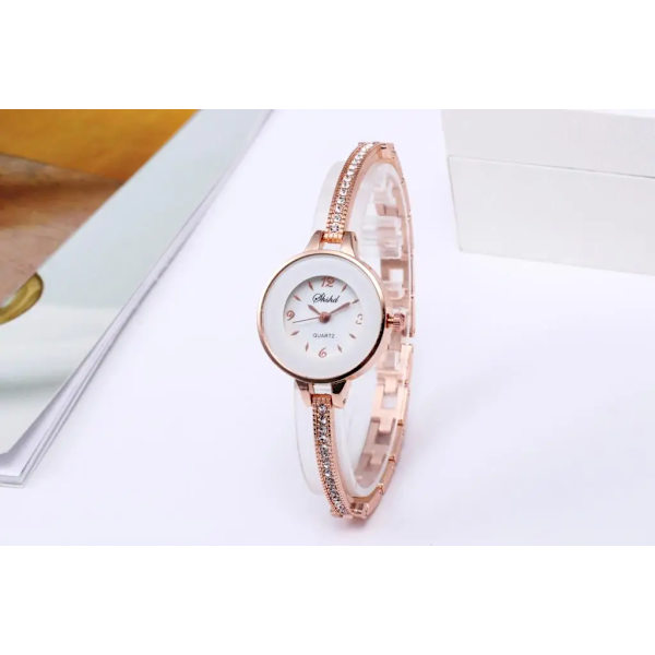 Het mode personlighet design armband typ watch kvarts kvinnlig watch women watch(.486)