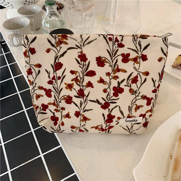 Kvinnor Kosmetikväska Broderi Daisy Floral Koreansk resor Toalettväska Canvas Case Sminkfodral Organizer Case t wine red Flower