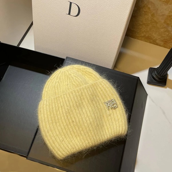 Ins Solid Shiny Color Beanies SkulliesLetter Kvinna Fluffig Vinterhatt För Matchande Varm Mjuk Present letter logo13