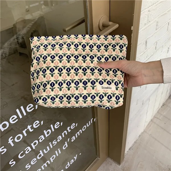 Kvinnor Kosmetikväska Broderi Daisy Floral Koreansk resor Toalettväska Canvas Case Sminkfodral Organizer Case s green Flower