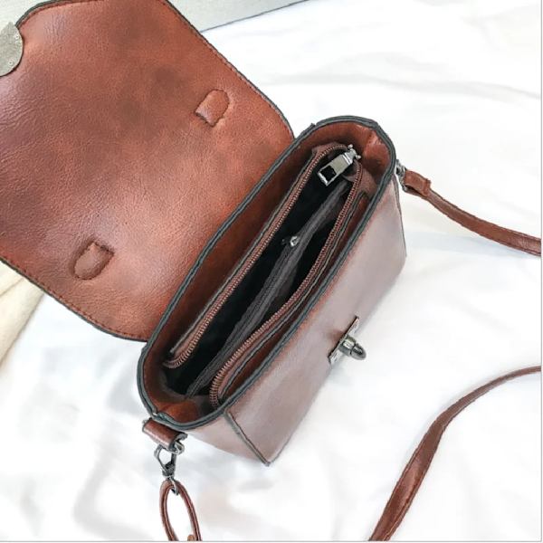 Kvinnlig väska Nytt modelås Axelväska Enkel Retro Portabel Pu Läder Liten fyrkantig väska Сумка Женская Багет dark brown one size