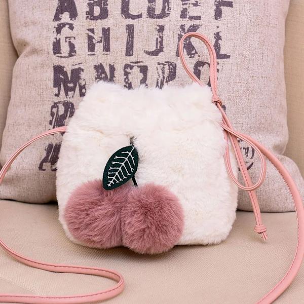Mode Höst Vinter Dam Axelväska Mjuk plysch Päls Hårig Dam Crossbody Väska Kvinnlig Päls Ball Pendent Totes Bolsos Mujer Brown