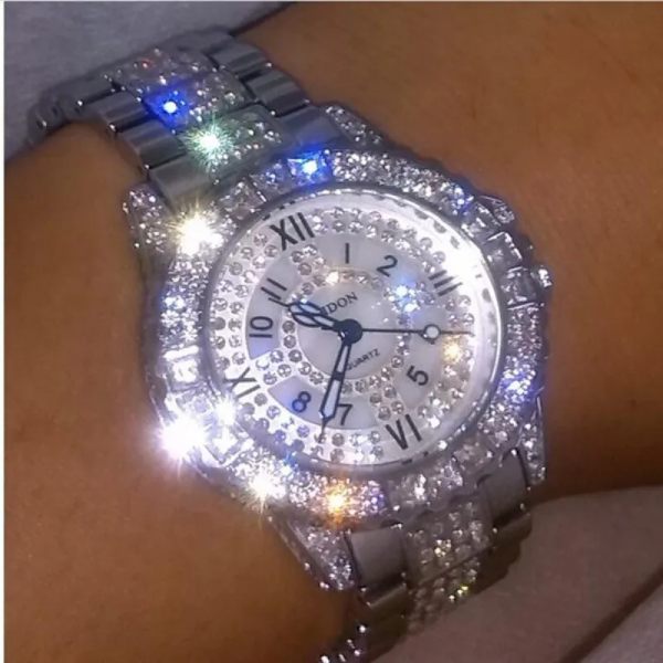 Mode Watch med glänsande watch Dam Lyxmärke Dam Casual Dam Armband Kristallklockor Relogio Feminino Silver