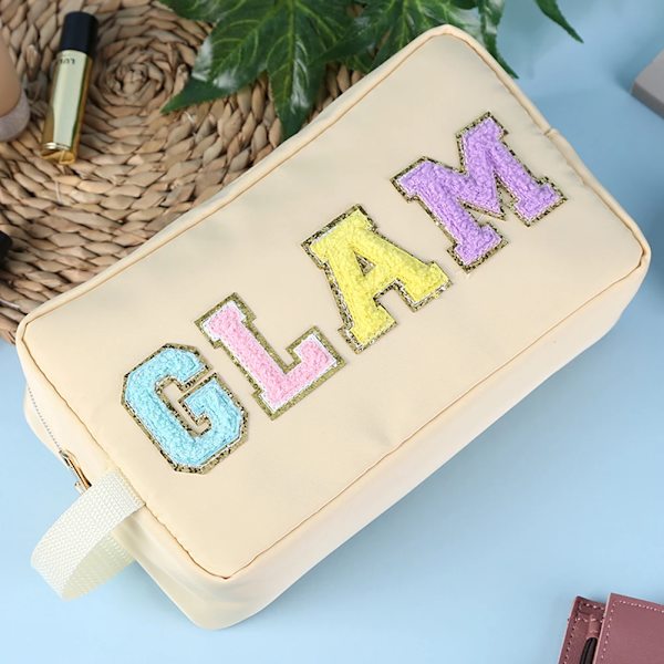 Heta brevlappar Nylon kosmetikaväska Clutch Kvinnor Mode Resor Smink kosmetiska väskor Påsar Ormar Prylar Smink Toalettväska Green Stuff Handle