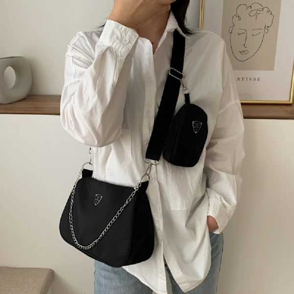 Nya Retro Crossbody-väskor för kvinnor Stil Halvmånekedja underarm Axelväskor Dam Högkvalitativa fyrkantiga solida väskor White