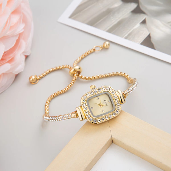 2023 Söta armbandsklockor för kvinnor Watch Mode Quartz Rostfritt stål Damarmbandsur för gratis frakt shown in figure(.581)