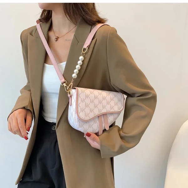 Sadelväska kvinnlig läderväska design lyxväska för kvinna crossbody-väska axelväska underarmsväska sidoväskor för kvinnor Khaki