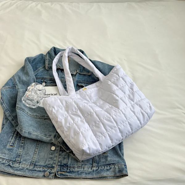 Stor kapacitet Vinter Axelväska Nya Solid Nylon Handväskor Bomull Casual Tygväskor För Kvinnor Mode Topp Handväska White 38x29x12cm