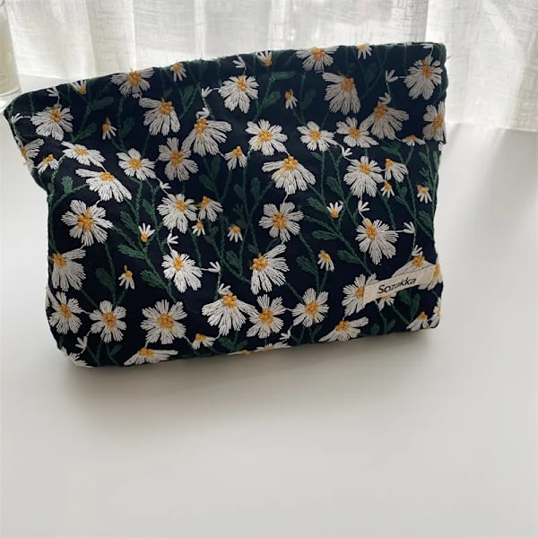 Kvinnor Kosmetikväska Broderi Daisy Floral Koreansk resor Toalettväska Canvas Case Sminkfodral Organizer Case b Black