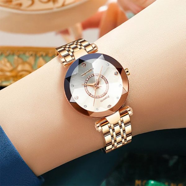 Diamond Watch Lyxmärke 2022 Rhinestone Elegant Damklockor Guldklocka Armbandsur för kvinnor relogio feminino XFCS white