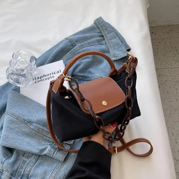 Designerkedja under armarna Damväska Kontrast Liten Crossbody-väskor för kvinnor Casual Canvas Handväska för kvinnor Ny lyx Black