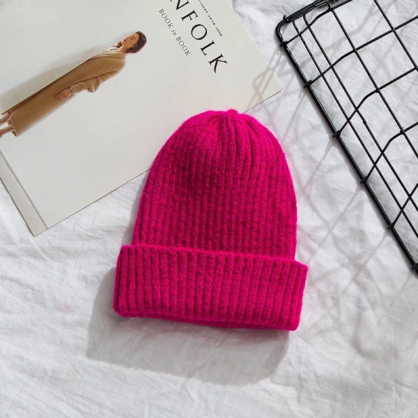 Ny SolidBeanie Stickad Varm Mjuk Trendig Vintermössa Enkel Koreansk Stil Kvinnor Casual Keps Elegant All-Match Beanie red