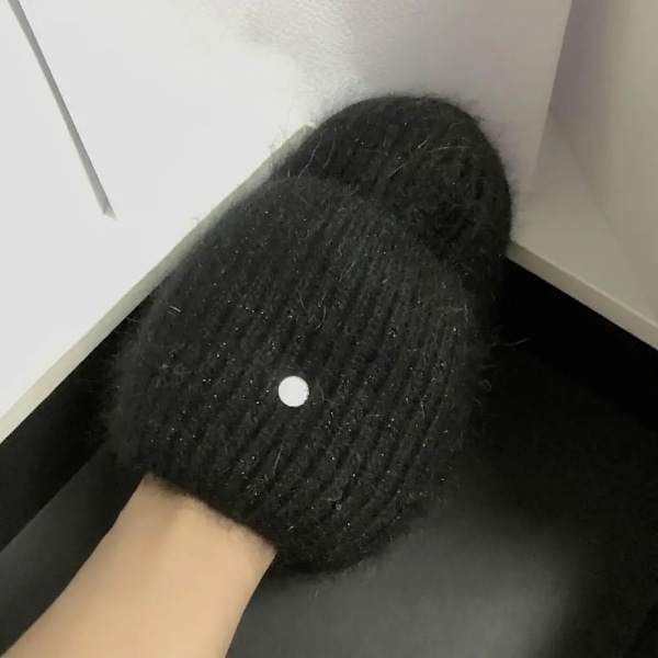 Ins Solid Shiny Color Beanies SkulliesLetter Kvinna Fluffig Vinterhatt För Matchande Varm Mjuk Present letter logo02
