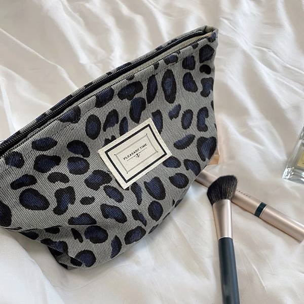 Kvinnor Kosmetikväska Broderi Daisy Floral Koreansk resor Toalettväska Canvas Case Sminkfodral Organizer Case x grey