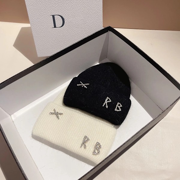 Diamanter Brev Beanies Hattar För Kvinnor Vinter Varm Stickad Hatt Känd Märke Dam Casual Bonnet Skidmössa Black 58-60CM