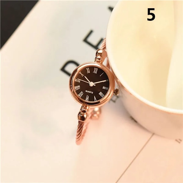Litet guldarmband Lyxklockor i rostfritt stål retro damkvartsarmbandsur Mode Casual Watch Size 5