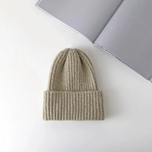 Ny SolidBeanie Stickad Varm Mjuk Trendig Vintermössa Enkel Koreansk Stil Kvinnor Casual Keps Elegant All-Match Beanie khaki