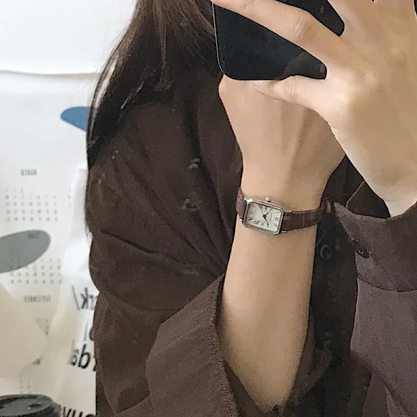 Retro klockor Klassiska Casual Quartz Urtavla Läderrem Band Rektangelklocka Fashionabla armbandsur för kvinnor green