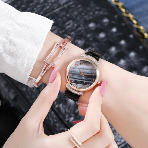 Kvinnor Arabiska siffror Watch Magnetrem Mode Strass Grön Urtavla Quartz Klockor Klocka Zegarek Damski brown