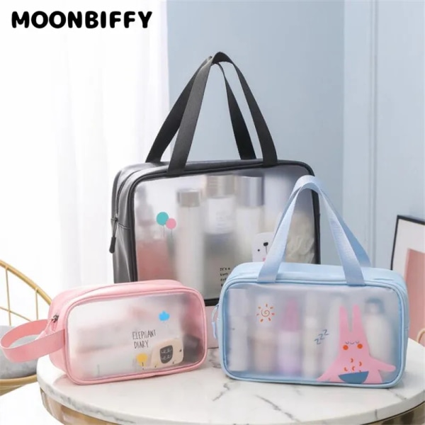 Kvinnor Transparent Vattentät PVC kosmetikaväska Bärbar Nödvändig kosmetisk väska Organizer Mode små stora toalettväskor Medium  black