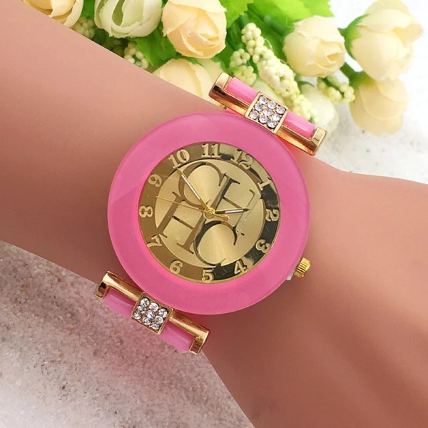 2023 Nya silikonklockor Kvinnor Casual Quartz Watch Dam Sport Guld Kristallklockor Hot Armbandsklocka Relogios Feminino brown